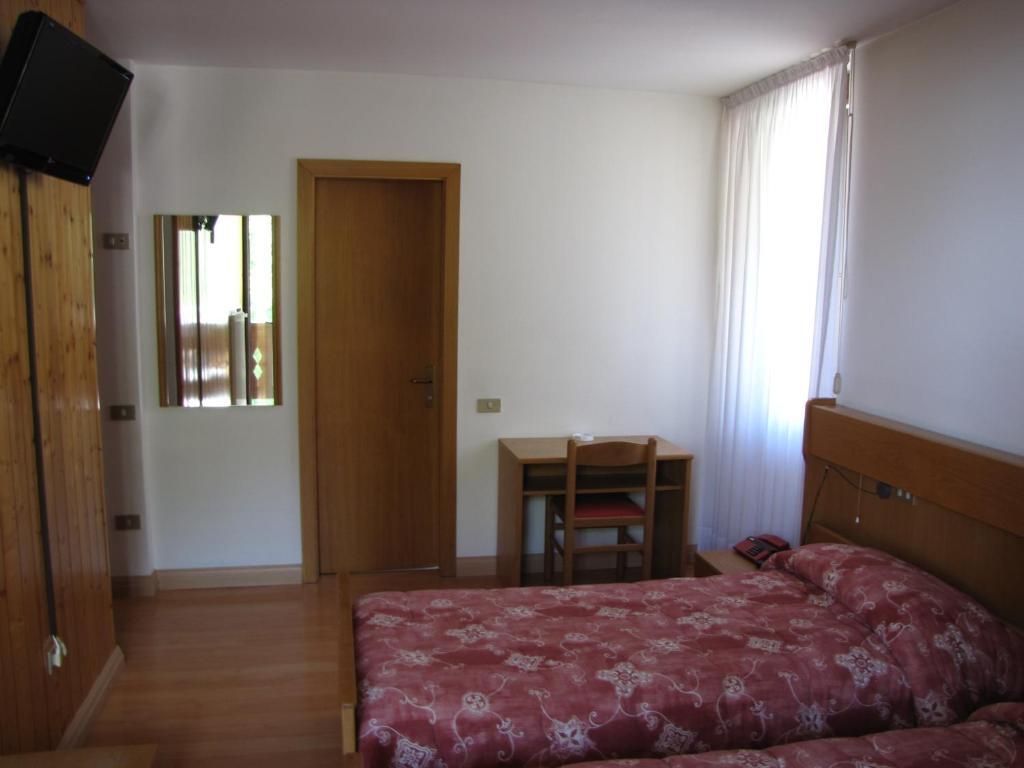 Hotel Serena Dimaro Camera foto