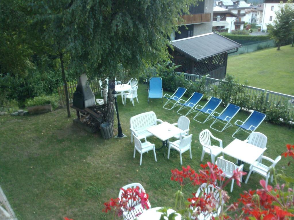 Hotel Serena Dimaro Esterno foto